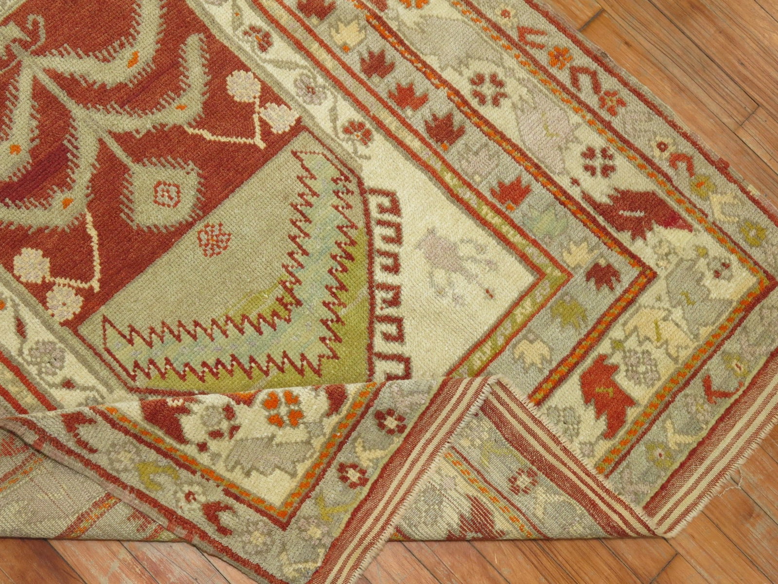 3' 7" x 4' 7" Melas Turkish Prayer Rug circa 1920: 3' 7" x 4' 7" Melas Turkish Prayer Rug circa 1920 Turkish Melas prayer rug, circa 1920, with a traditional patterned design. This pre-owned rug is classified as an accent or small-size piece. Specific