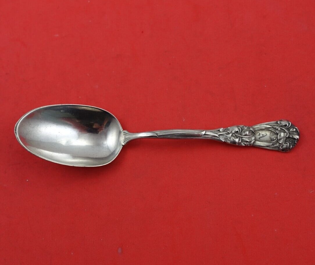 Durgin-Gorham Sterling Silver Iris Pap Spoon 6 1/8 inch: Durgin-Gorham Sterling Silver Iris Pap Spoon 6 1/8 inch This exquisite Iris pattern pap spoon from Durgin-Gorham features a graceful design crafted in sterling silver. Measuring 6 1/8 inches, this hei