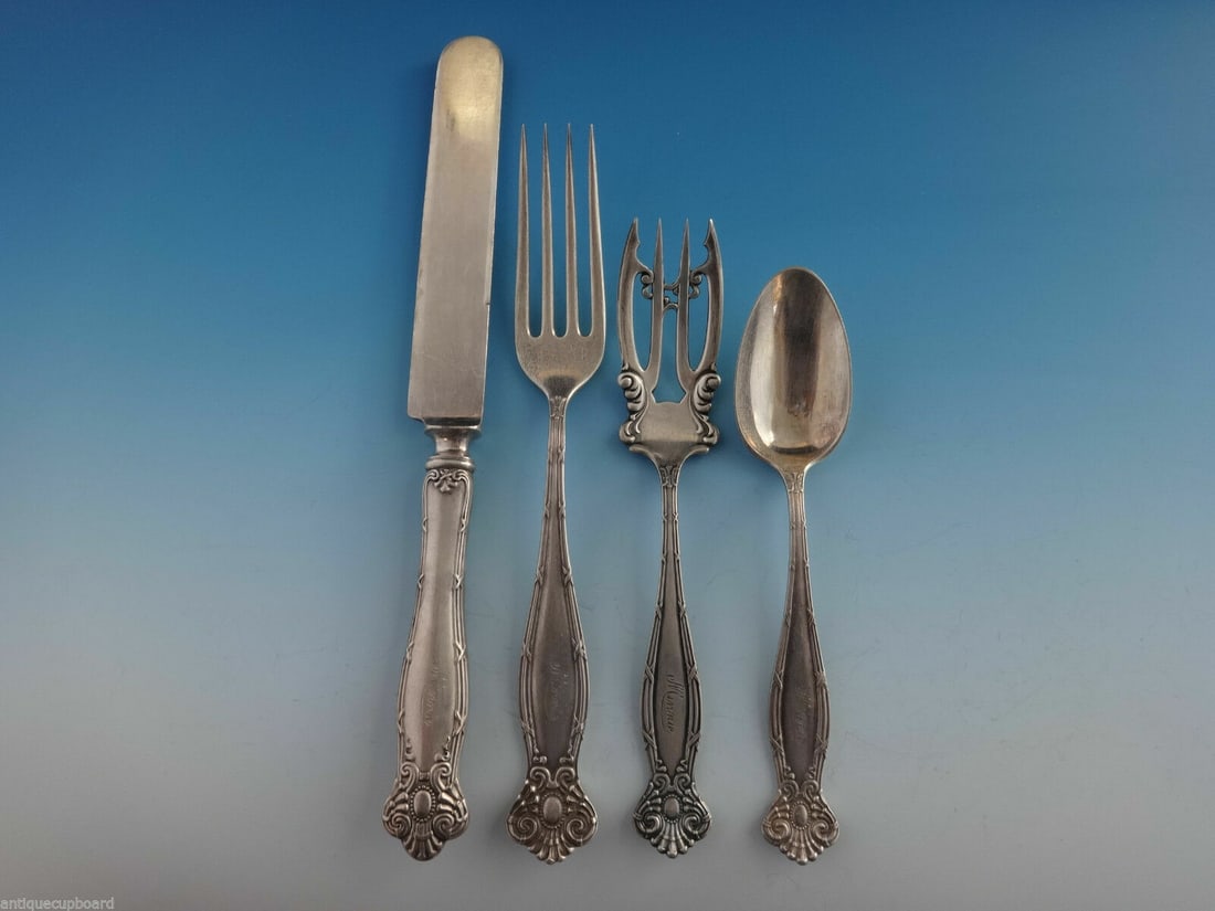 Towle Empire Sterling Silver 4-Piece Place Setting: Towle Empire Sterling Silver 4-Piece Place Setting Presenting a stunning 4-piece regular size place setting from the Empire pattern by Towle, crafted from high-quality sterling silver. This beautiful 
