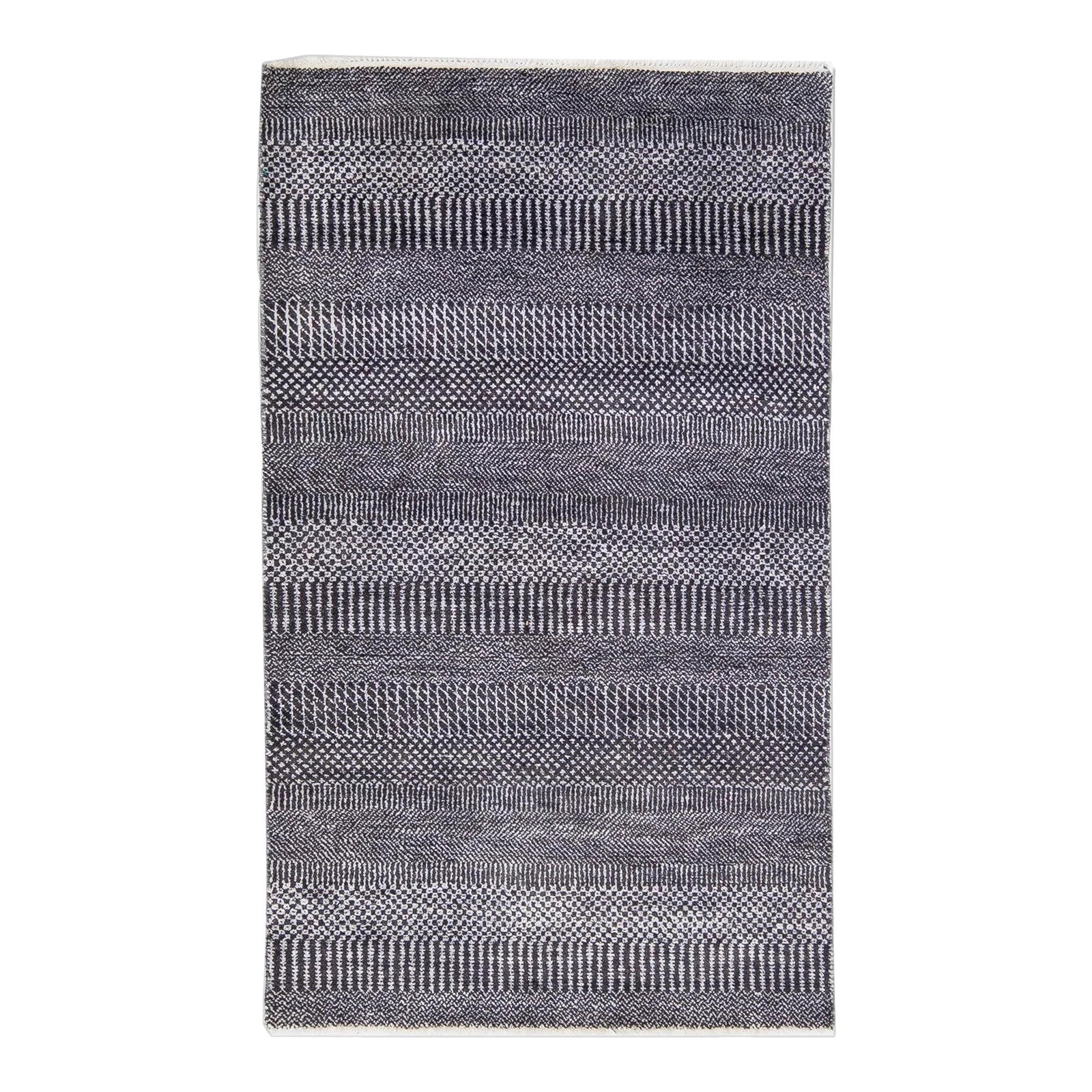 Handmade Modern Savannah Wool Rug Gray Geometric Design 3' x 5': Handmade Modern Savannah Wool Rug Gray Geometric Design 3' x 5' Enhance your living space with this Modern Savannah handmade wool rug, featuring a stylish geometric design in elegant gray and white. T