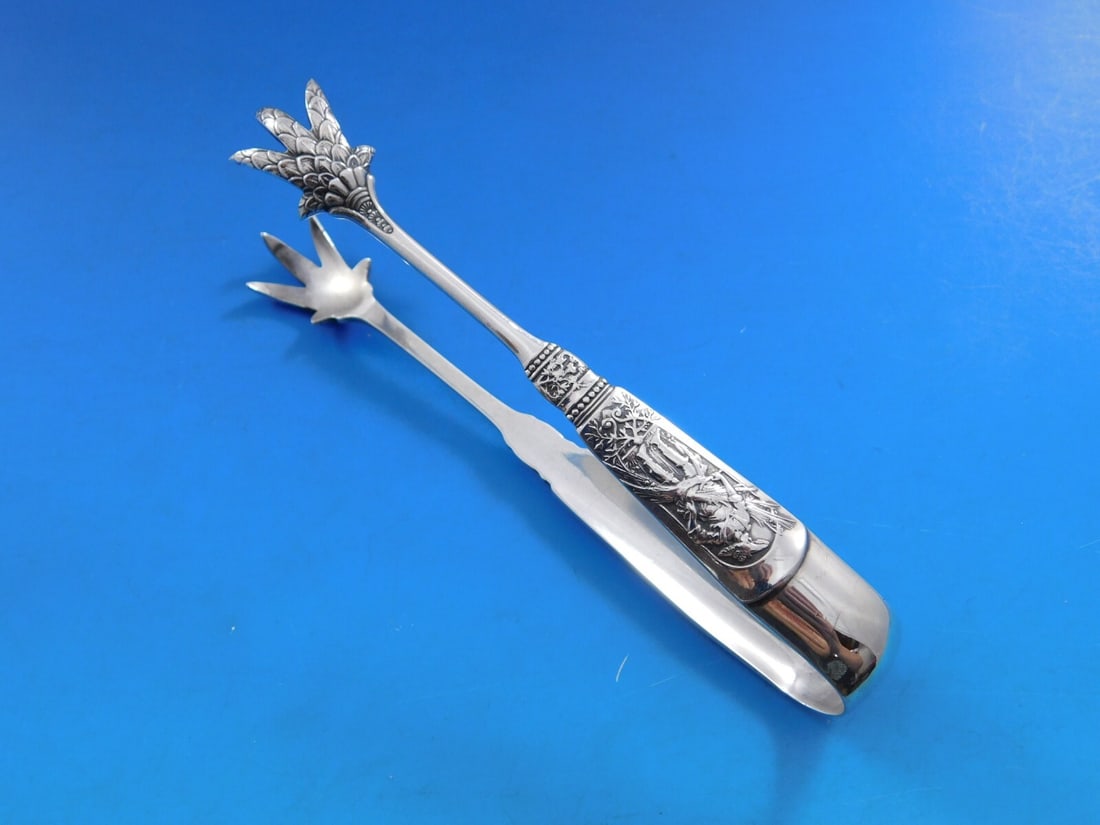 Gorham Fontainebleau Sterling Silver Sugar Tong 5 Inch with Claws: Gorham Fontainebleau Sterling Silver Sugar Tong 5 Inch with Claws Elevate your serving experience with this exquisite Fontainebleau by Gorham Sterling Silver Sugar Tong. Measuring 5 inches in length, 