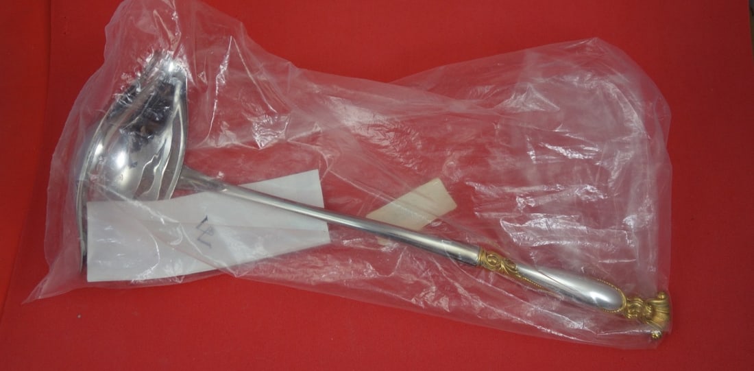 Wallace Romance of the Sea Gold Sterling Silver Punch Ladle 13 3/4: Wallace Romance of the Sea Gold Sterling Silver Punch Ladle 13 3/4 This is a Wallace sterling silver punch ladle in the Romance of the Sea Gold pattern. The ladle features a sterling silver handle pai