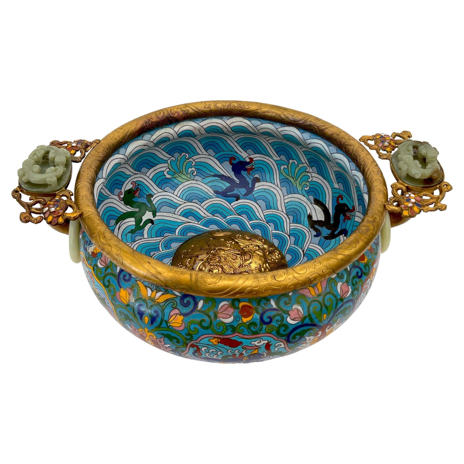 Exquisite 20th Century Chinese Cloisonne Bowl with Serpentine Handles: Exquisite 20th Century Chinese Cloisonne Bowl with Serpentine Handles This exquisite Chinese cloisonne bowl from the 20th century showcases masterful craftsmanship and cultural significance. The inter
