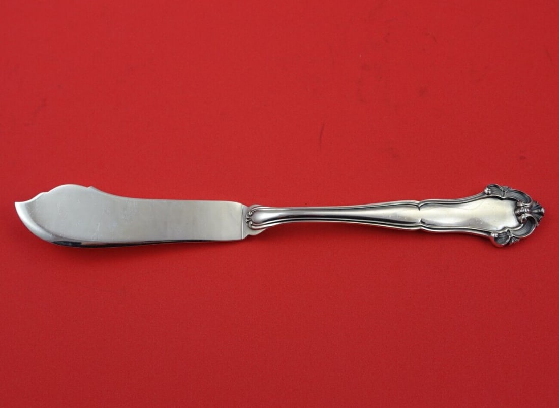 Buccellati Grande Imperiale Sterling Silver Fish Knife 8 3/8 inches: Buccellati Grande Imperiale Sterling Silver Fish Knife 8 3/8 inches Introducing the Grande Imperiale Fish Knife by Buccellati, a stunning piece crafted from Italian sterling silver. This exquisite kni