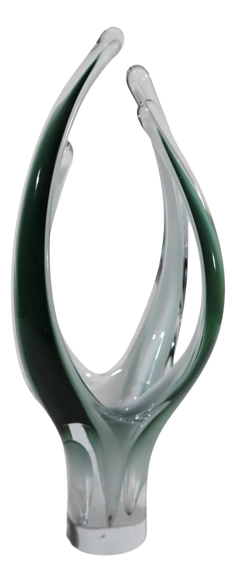 Paul Kedelv Flygsfors Coquille Green Art Glass Vase 20.25 inches: Paul Kedelv Flygsfors Coquille Green Art Glass Vase 20.25 inches This classic Scandinavian mid-century art glass vase, designed by Paul Kedelv for Flygsfors, represents the renowned Coquille series fr