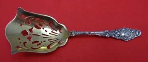 Gorham Virginiana Sterling Silver Goldwashed Almond Scoop 5 7/8": Gorham Virginiana Sterling Silver Goldwashed Almond Scoop 5 7/8" Introducing the Virginiana by Gorham Sterling Silver Almond Scoop, a stunning serving piece crafted from high-quality sterling silver. 