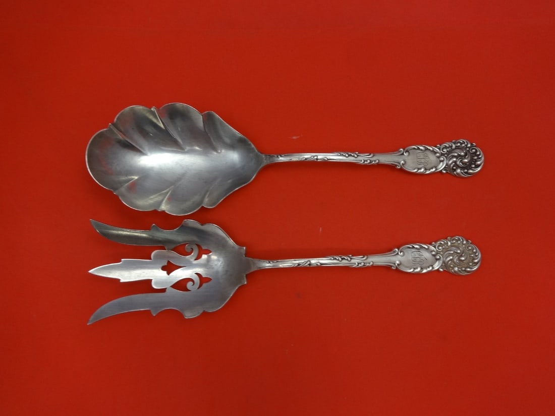 Reed & Barton La Reine Sterling Silver Salad Serving Set 2pc 9.25in Fork: Reed & Barton La Reine Sterling Silver Salad Serving Set 2pc 9.25in Fork Elevate your dining experience with this exquisite 2-piece salad serving set from Reed & Barton, crafted in fine sterling silve