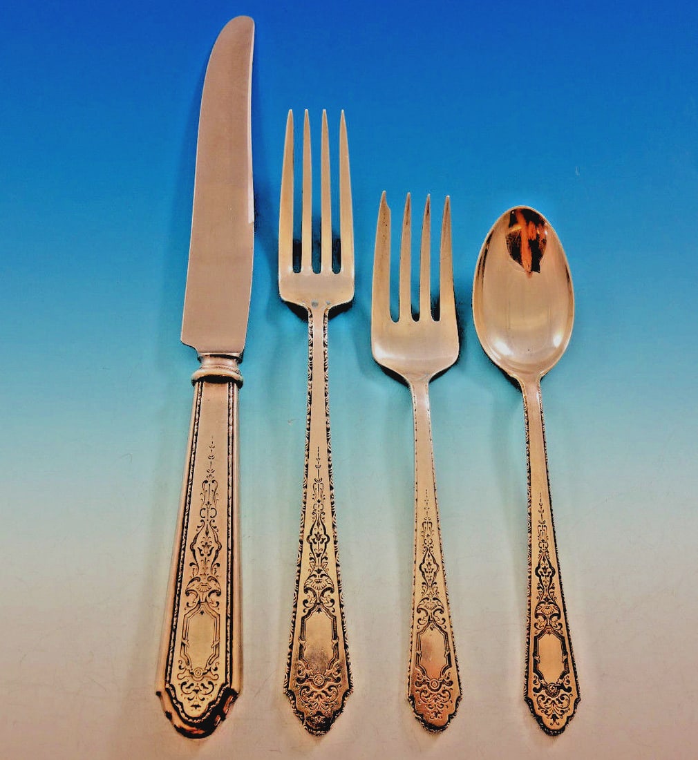 Lunt Mary II Sterling Silver Flatware Set for 6 26 Pieces with Towle Caddy: Lunt Mary II Sterling Silver Flatware Set for 6 26 Pieces with Towle Caddy Introducing the Mary II Sterling Silver Flatware Set, crafted by Lunt, ideal for those seeking a classic dining experience. T