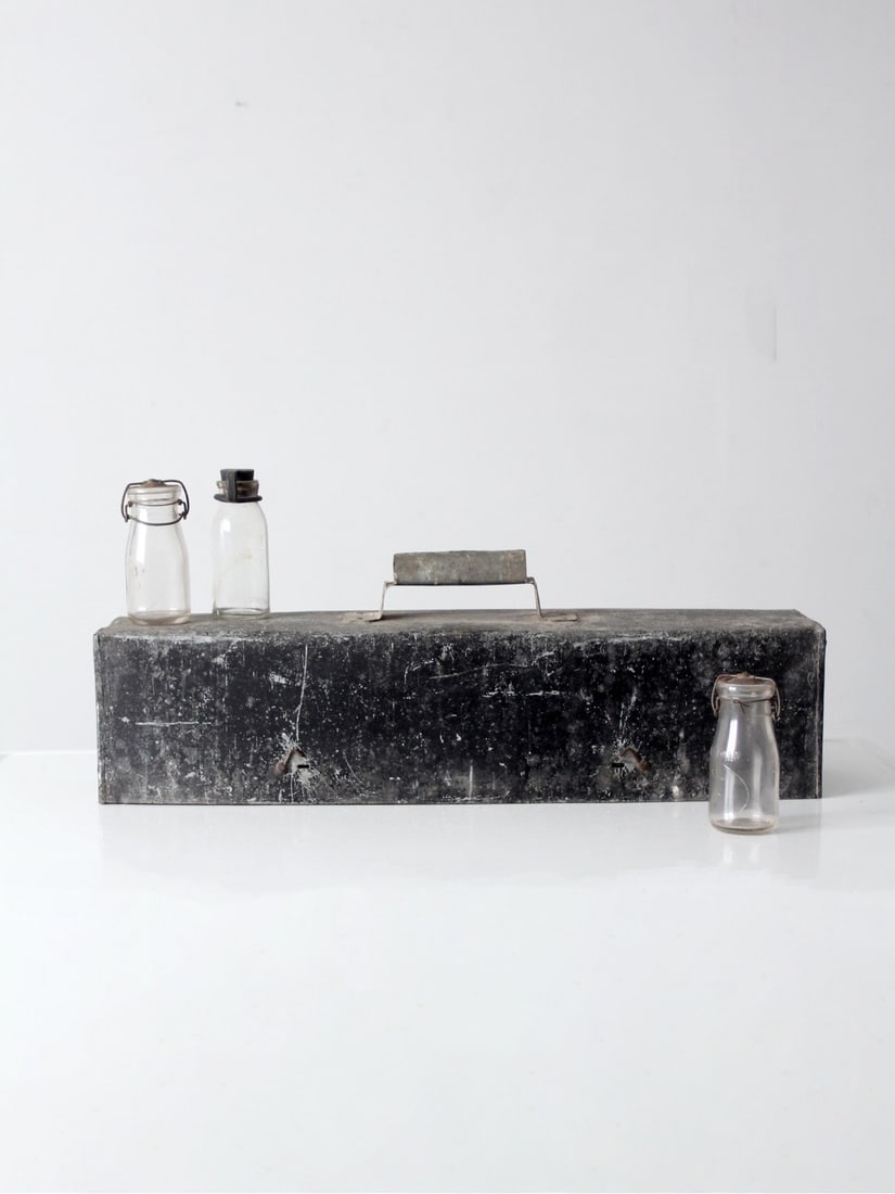 Early 20th Century Dairy Sample Bottle Testing Kit in Case (1 of 18)