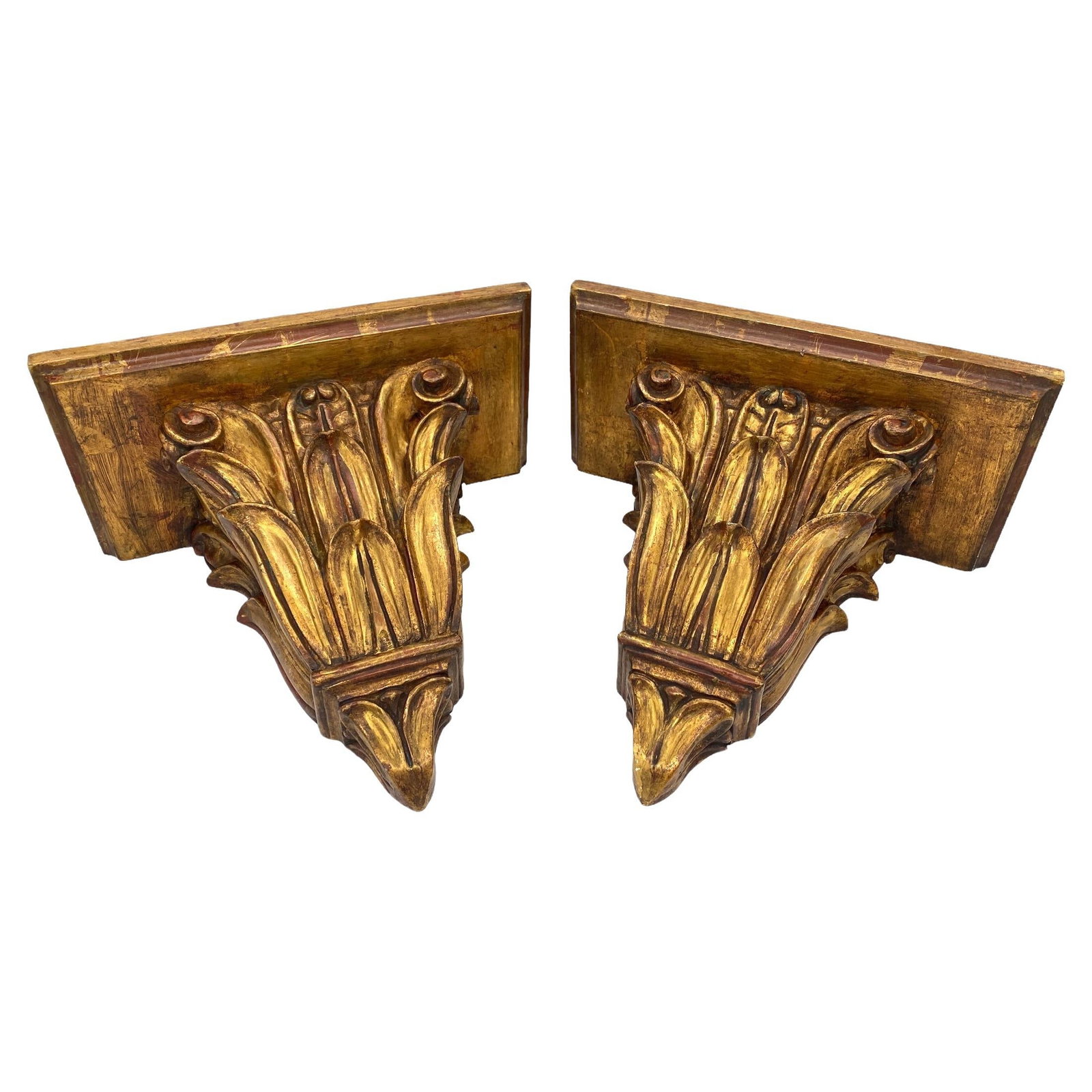 Set of 2 Italian Neoclassical Giltwood Acanthus Wall Brackets 1950s: Set of 2 Italian Neoclassical Giltwood Acanthus Wall Brackets 1950s Enhance your decor with this stunning pair of Italian Neoclassical carved giltwood wall brackets, each showcasing a beautiful acanth