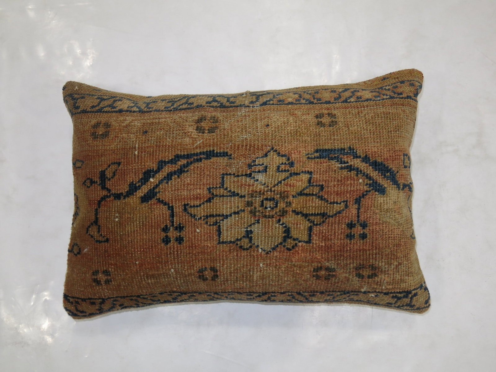 Antique Persian Sultanabad Mahal Pillow 1' 4" x 2': Antique Persian Sultanabad Mahal Pillow 1' 4" x 2' Antique Persian pillow in the 2019 Pantone Color of the Year, made from a Sultanabad/Mahal textile. This pre-owned decorative pillow offers a distinc