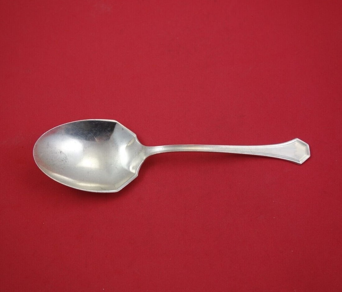 Reed and Barton Columbia Sterling Silver Berry Spoon 8 3/4 Inch Serving: Reed and Barton Columbia Sterling Silver Berry Spoon 8 3/4 Inch Serving This exquisite Columbia Berry Spoon by Reed and Barton is crafted from high-quality sterling silver, measuring 8 3/4 inches in l