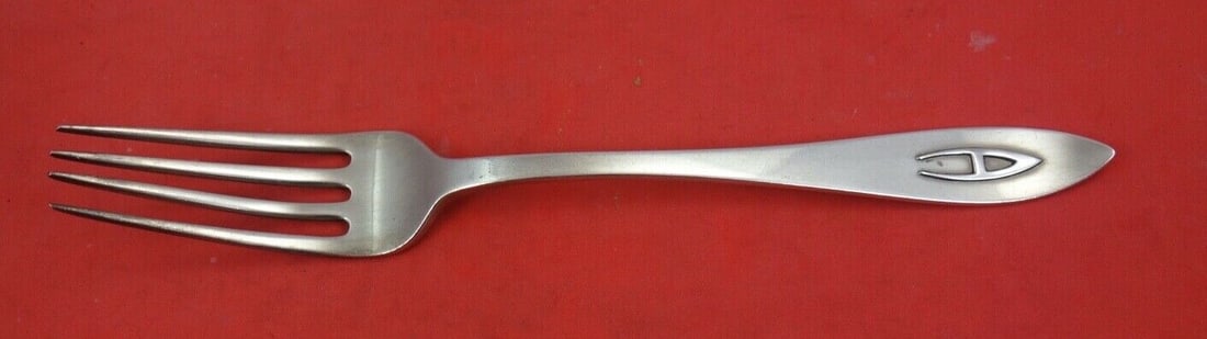 Shreve Buckingham Narrow Sterling Silver Dinner Fork 8" Monogram A: Shreve Buckingham Narrow Sterling Silver Dinner Fork 8" Monogram A This exquisite 8" dinner fork is crafted from sterling silver and features the elegant Buckingham Narrow pattern by Shreve. The fork 