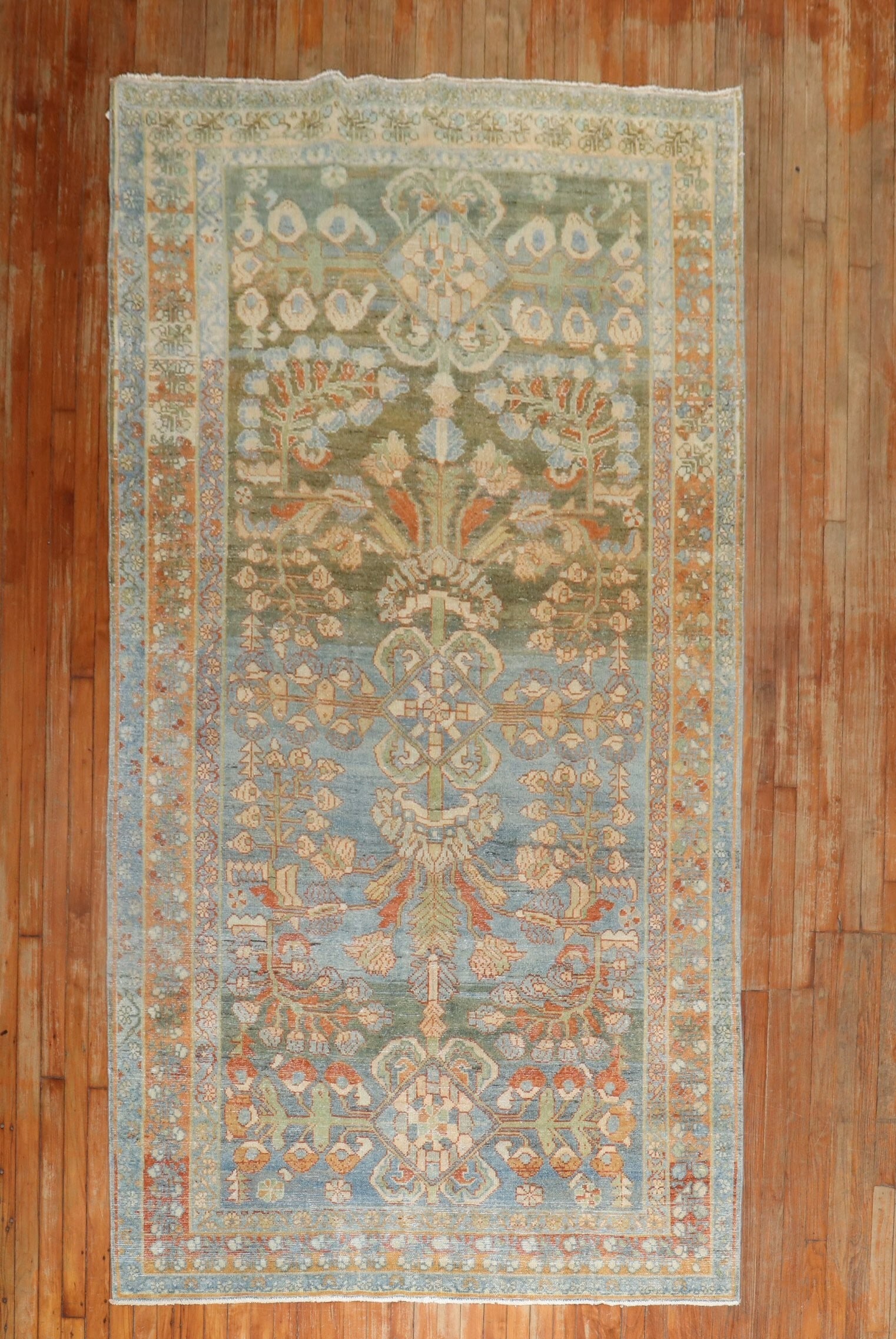 5' 2" x 10' Persian Lilihan small gallery rug: 5' 2" x 10' Persian Lilihan small gallery rug Early 20th century Persian Lilihan small gallery size rug in pre-owned condition. Specifications Origin: Persian Type: Lilihan Category: Gallery Size: Sma