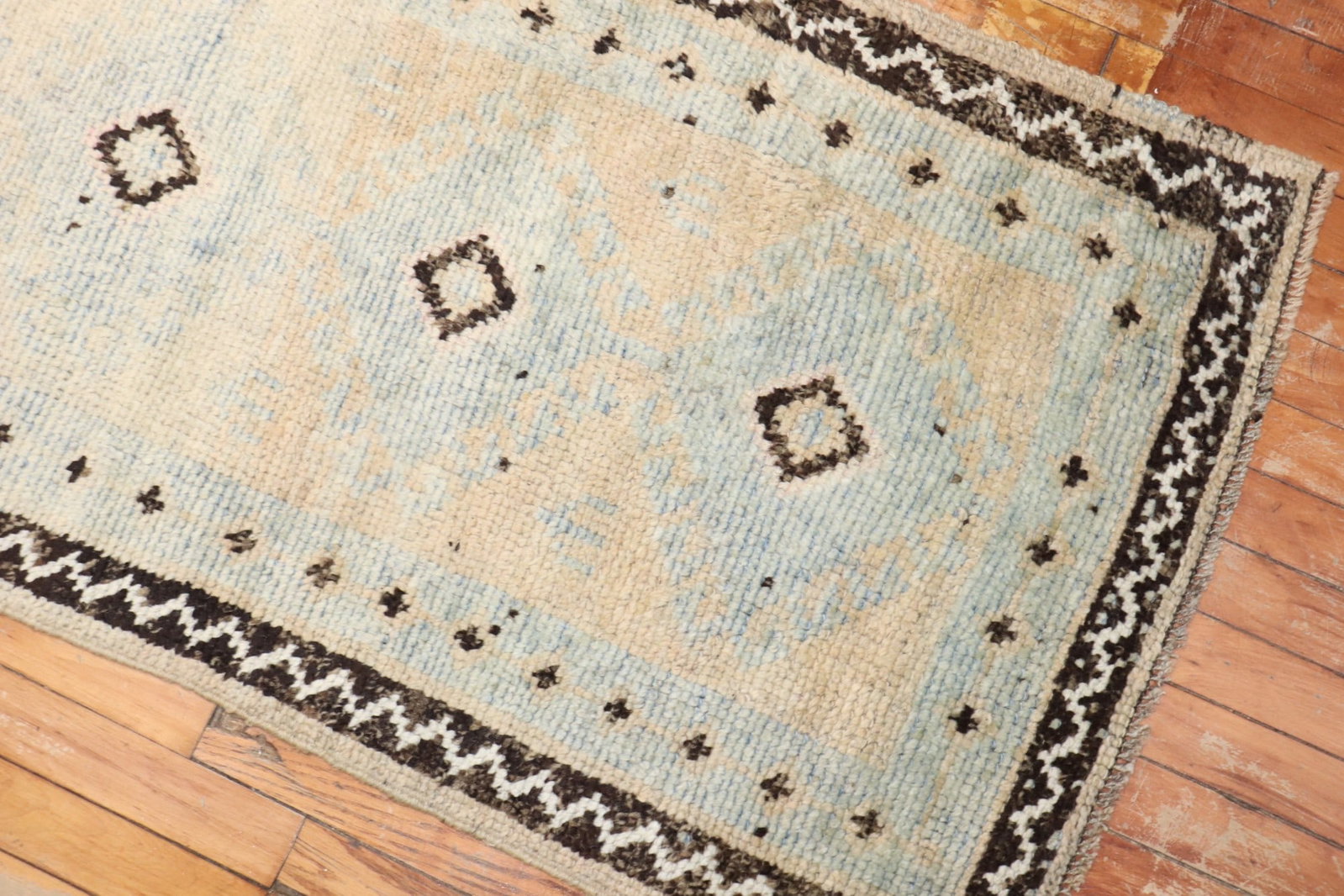 2' 3" x 22' 10" Turkish Oushak Anatolian Runner Rug: 2' 3" x 22' 10" Turkish Oushak Anatolian Runner Rug A narrow and long Turkish Oushak runner from the second quarter of the 20th century. This pre-owned Anatolian runner features the distinctive Oushak