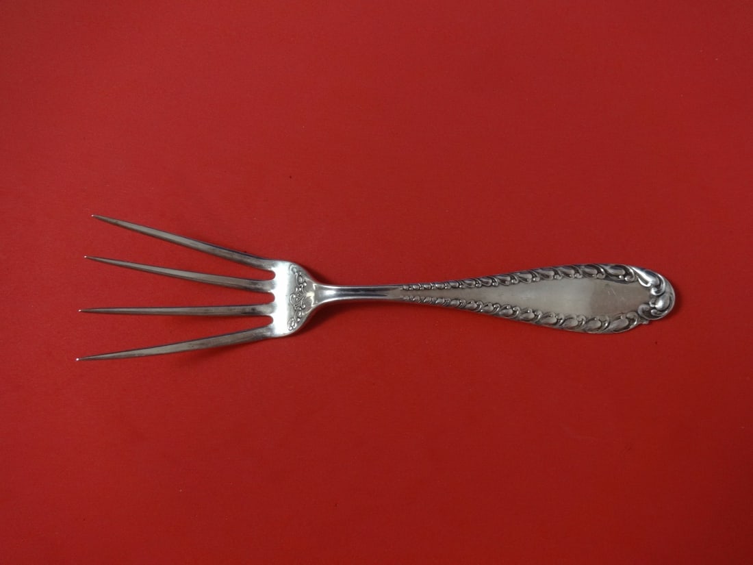 Shiebler Victoria Sterling Silver Baked Potato Serving Fork 7 3/4": Shiebler Victoria Sterling Silver Baked Potato Serving Fork 7 3/4" This serving fork features the elegant Victoria pattern by Shiebler, crafted from high-quality sterling silver. It is designed specif