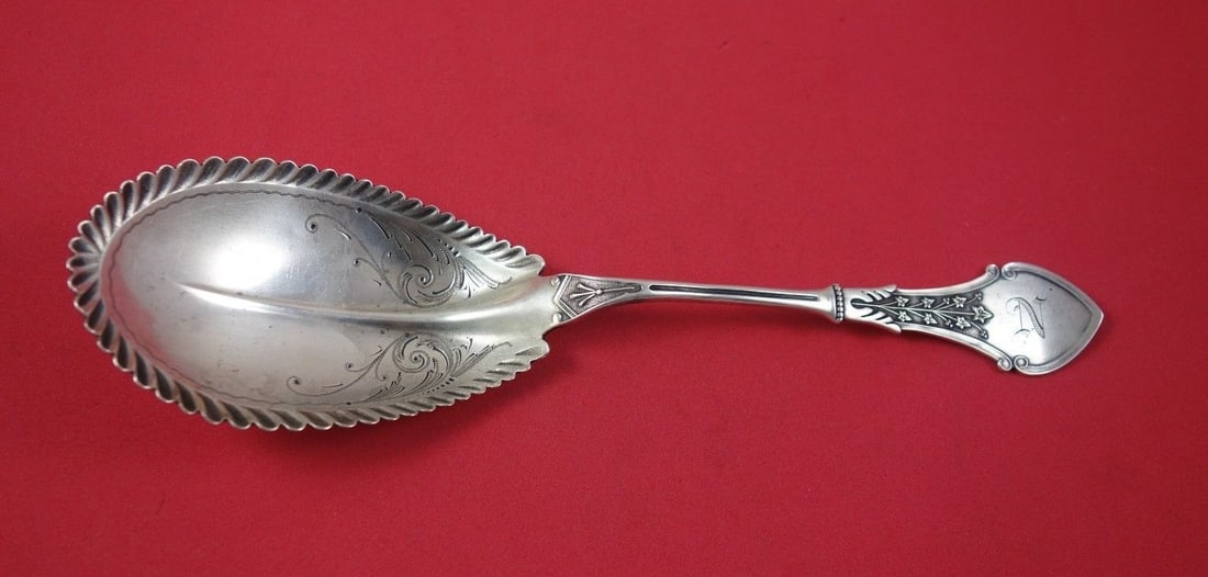 Koehler & Ritter Alameda Sterling Silver Berry Spoon 9 1/4" Pie Edge: Koehler & Ritter Alameda Sterling Silver Berry Spoon 9 1/4" Pie Edge This exquisite Sterling Silver Berry Spoon from the Alameda pattern, also known as Ivy, showcases a beautiful pie crust edge design