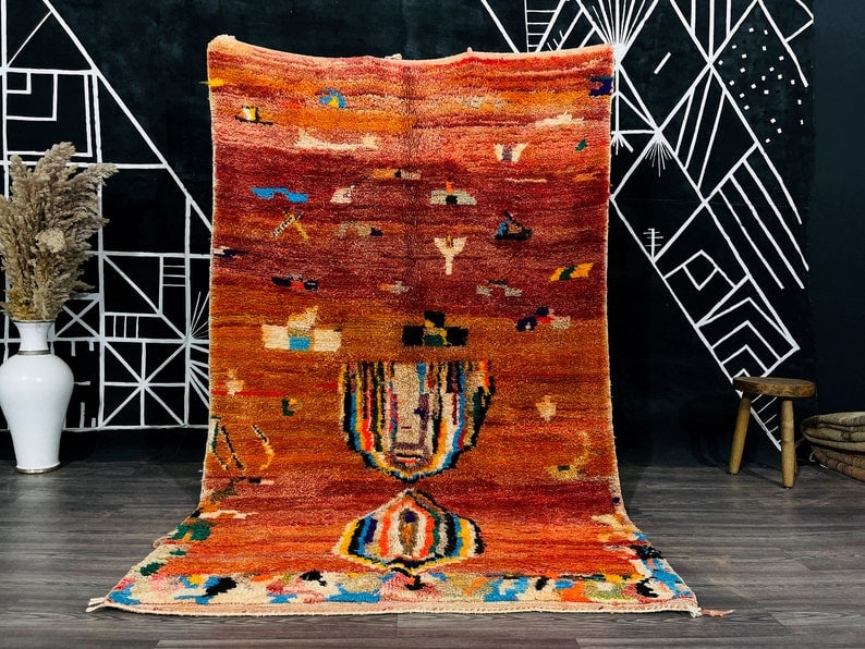 Authentic Handwoven Moroccan Rug 100% Sheep Wool: Authentic Handwoven Moroccan Rug 100% Sheep Wool This stunning authentic rug is handwoven in the Atlas Mountains by skilled Berber women weavers utilizing traditional tools and natural local wool. Cra