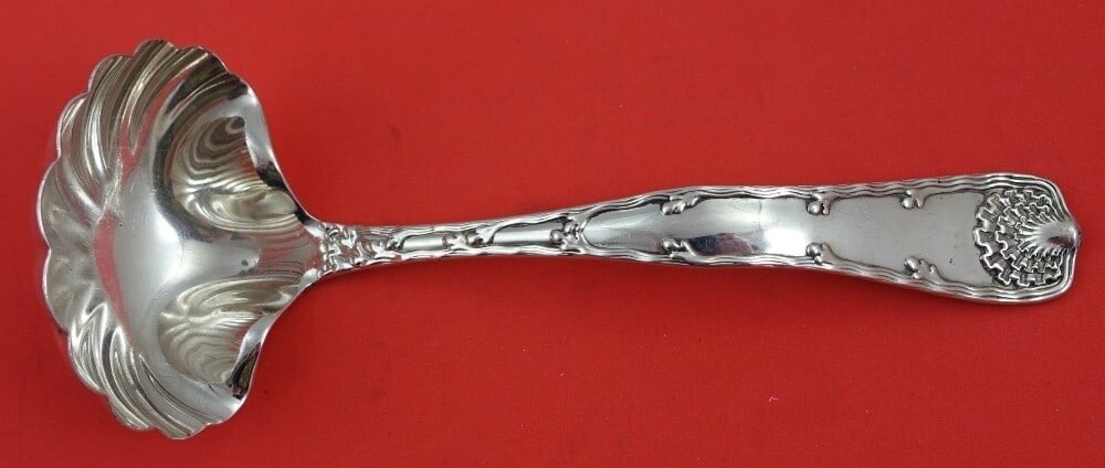 Tiffany and Co Wave Edge Sterling Silver Gravy Ladle Shell Bowl 7 1/4": Tiffany and Co Wave Edge Sterling Silver Gravy Ladle Shell Bowl 7 1/4" This exquisite gravy ladle from Tiffany and Co. features the elegant Wave Edge pattern and is crafted from high-quality sterling 