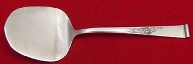 Reed and Barton Classic Rose Sterling Silver Tomato Server 8 1/4 inch: Reed and Barton Classic Rose Sterling Silver Tomato Server 8 1/4 inch Enhance your dining experience with this exquisite Classic Rose Tomato Server by Reed and Barton. Crafted from high-quality sterli