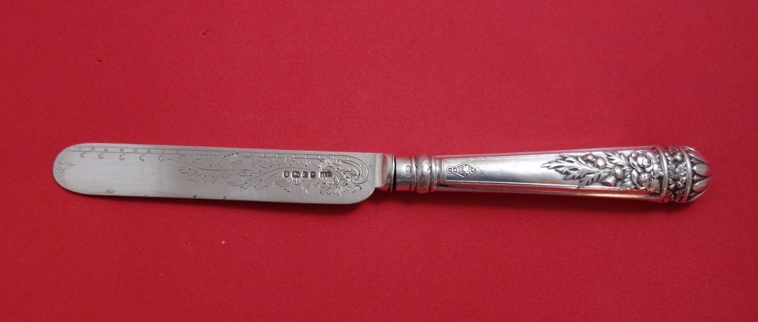 Harrison Bros. & Howson Sterling Silver Knife 8.5" with Oak Leaves Design: Harrison Bros. & Howson Sterling Silver Knife 8.5" with Oak Leaves Design This exquisite 8 1/2" regular knife, crafted by Harrison Bros. & Howson Sheffield, showcases fine English sterling silver craf