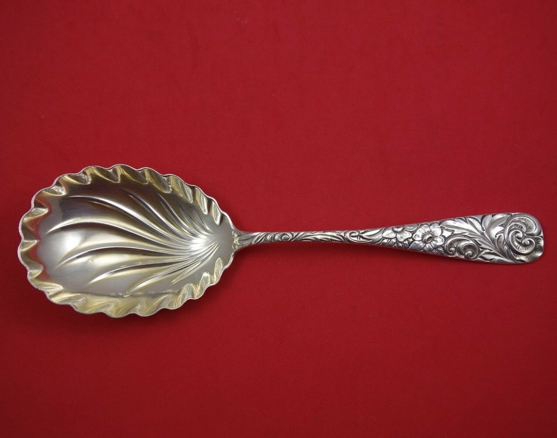 Durgin Scroll Pattern Sterling Silver Goldwashed Berry Spoon 9 Inch: Durgin Scroll Pattern Sterling Silver Goldwashed Berry Spoon 9 Inch This exquisite Durgin Berry Spoon features the elegant Scroll pattern, crafted from high-quality sterling silver with a goldwashed f