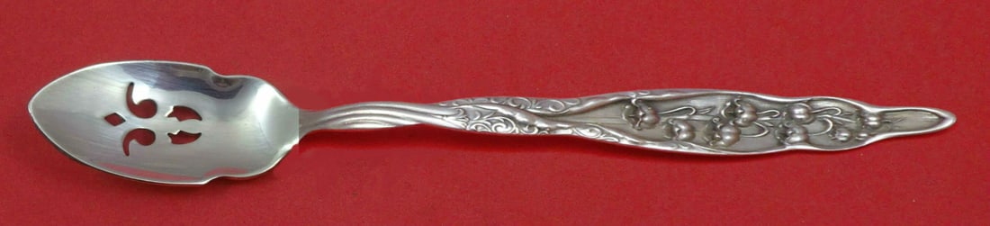 Whiting Lily of the Valley Sterling Silver Olive Spoon 8 1/8 Custom Made: Whiting Lily of the Valley Sterling Silver Olive Spoon 8 1/8 Custom Made This exquisite serving spoon, known as the Lily of the Valley by Whiting, is crafted from high-quality sterling silver. Custom 