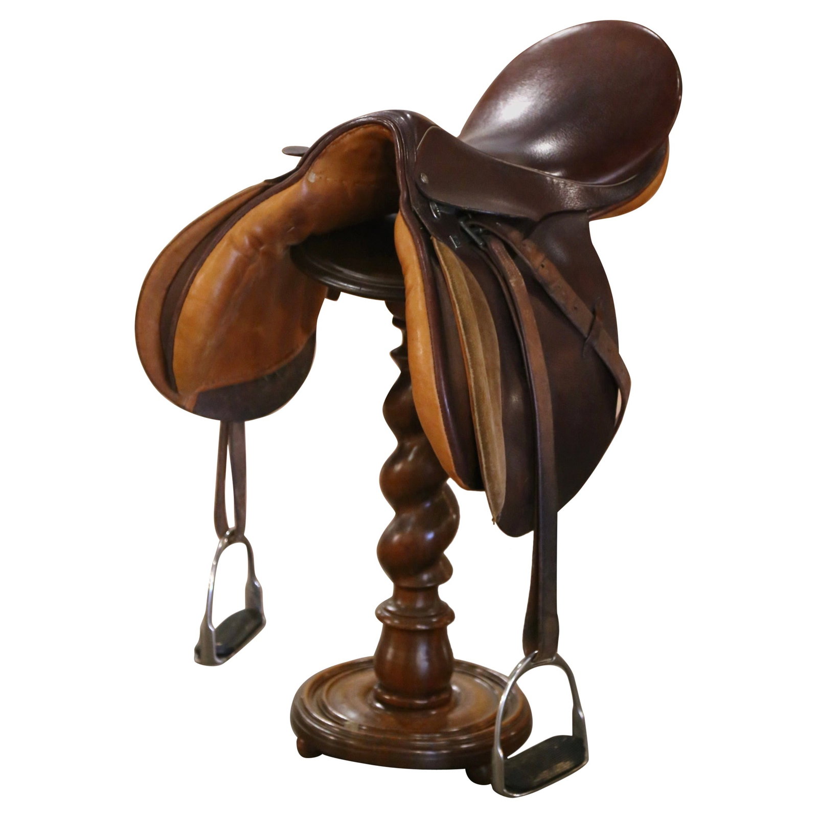 Vintage Stubben Siegfried Swiss Leather Saddle Circa 1990: Vintage Stubben Siegfried Swiss Leather Saddle Circa 1990 Enhance your rustic or ranch-style home with this exquisite vintage Stubben Siegfried horse saddle, crafted in Switzerland circa 1990. This sa