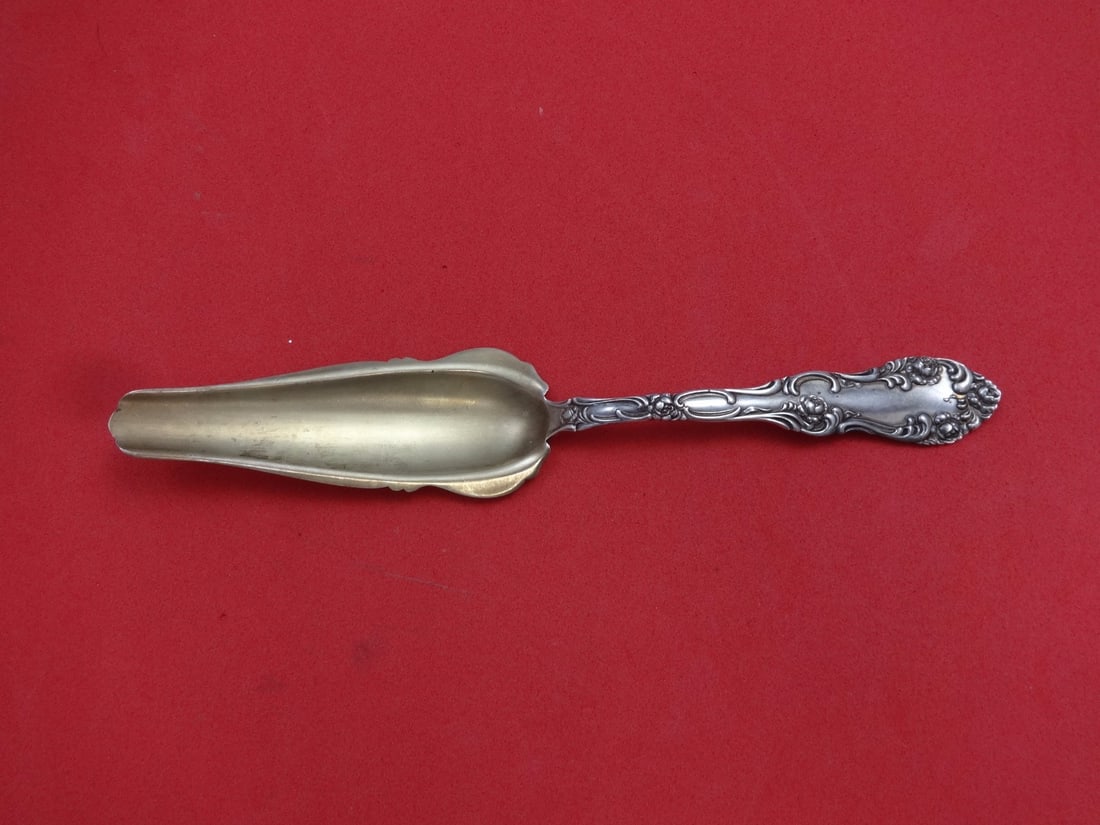 Towle Old English Sterling Silver Jelly Cake Server Gold Washed 7.375": Towle Old English Sterling Silver Jelly Cake Server Gold Washed 7.375" This exquisite jelly cake server features the elegant Old English pattern by Towle, crafted from high-quality sterling silver. Th