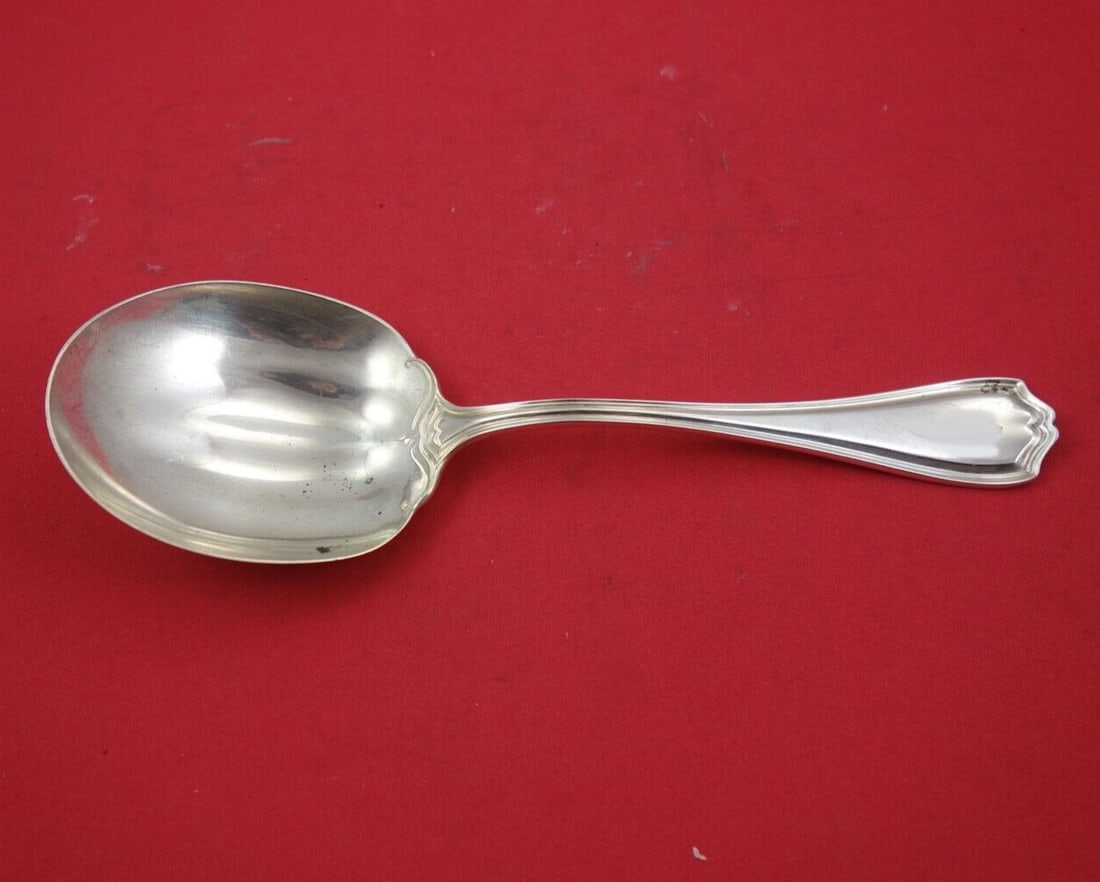 Reed and Barton Hepplewhite Sterling Silver Fluted Berry Spoon 9 Inch (1 of 2)