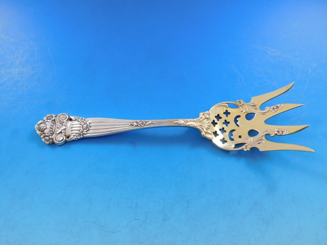 Towle Georgian Sterling Silver Beef Fork Gold Washed Splayed Tines 6.5 Inch: Towle Georgian Sterling Silver Beef Fork Gold Washed Splayed Tines 6.5 Inch This exquisite Georgian-style serving fork by Towle features a classic design with splayed tines, crafted from high-quality 