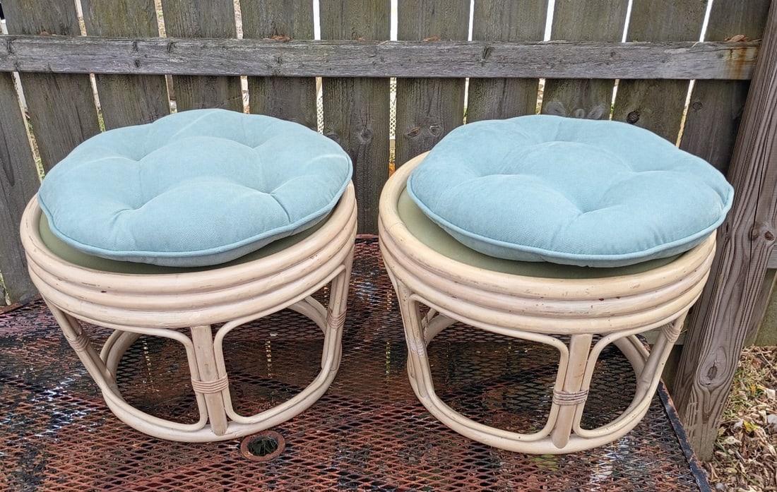 Pair of Papasan Style Rattan Ottoman Footstools 18 in Blue Off White (1 of 10)
