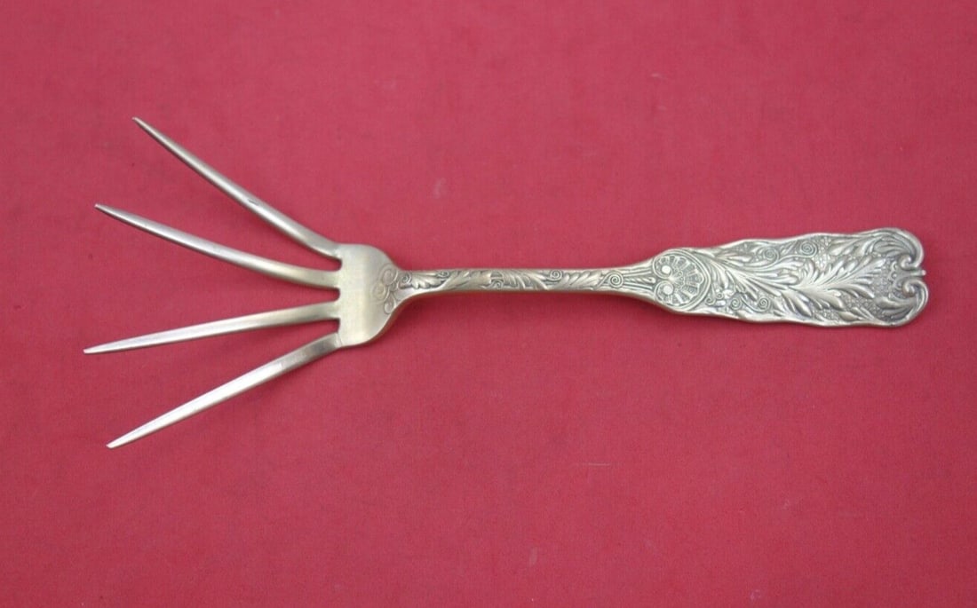 Gorham Saint Cloud Sterling Silver Baked Potato Fork 7 3/8": Gorham Saint Cloud Sterling Silver Baked Potato Fork 7 3/8" Presenting a stunning serving fork from the Saint Cloud pattern by Gorham, crafted from high-quality sterling silver. This baked potato fork