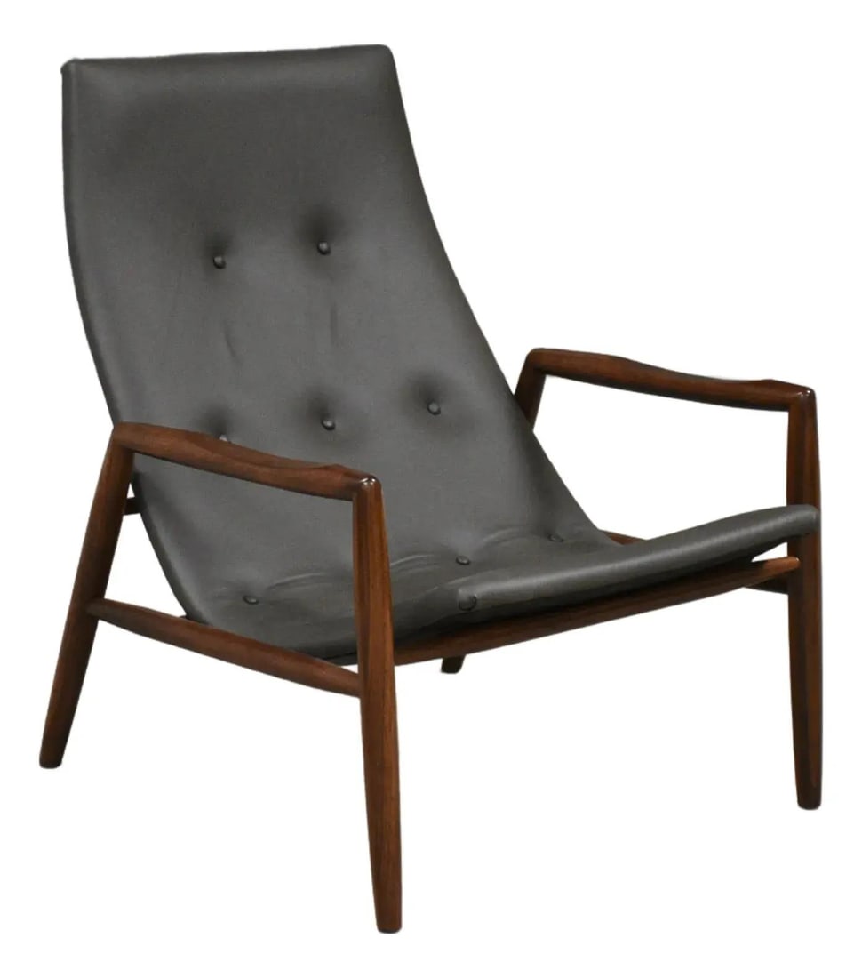 Mid Century Modern Adrian Pearsall Walnut Leather Lounge Chair: Mid Century Modern Adrian Pearsall Walnut Leather Lounge Chair This mid-century modern lounge chair, attributed to Adrian Pearsall for Craft Associates, features a striking dark charcoal grey leather 