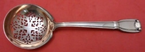 Rare Tiffany & Co Castilian Copper Sugar Sifter 5 3/4 in: Rare Tiffany & Co Castilian Copper Sugar Sifter 5 3/4 in Experience the elegance of the Castilian sugar sifter by Tiffany & Co., a rare and one-of-a-kind serving piece crafted from high-quality copper
