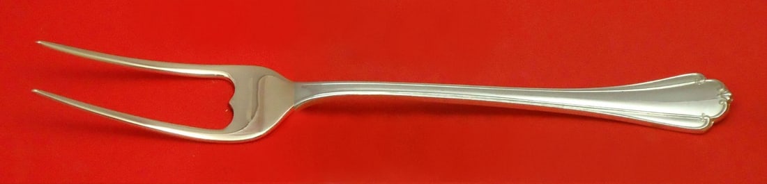 Lunt Delicacy sterling silver custom English server 7 1/2": Lunt Delicacy sterling silver custom English server 7 1/2" Sterling silver English server in the Delicacy pattern by Lunt. This custom made serving piece is not monogrammed and is in excellent pre-own