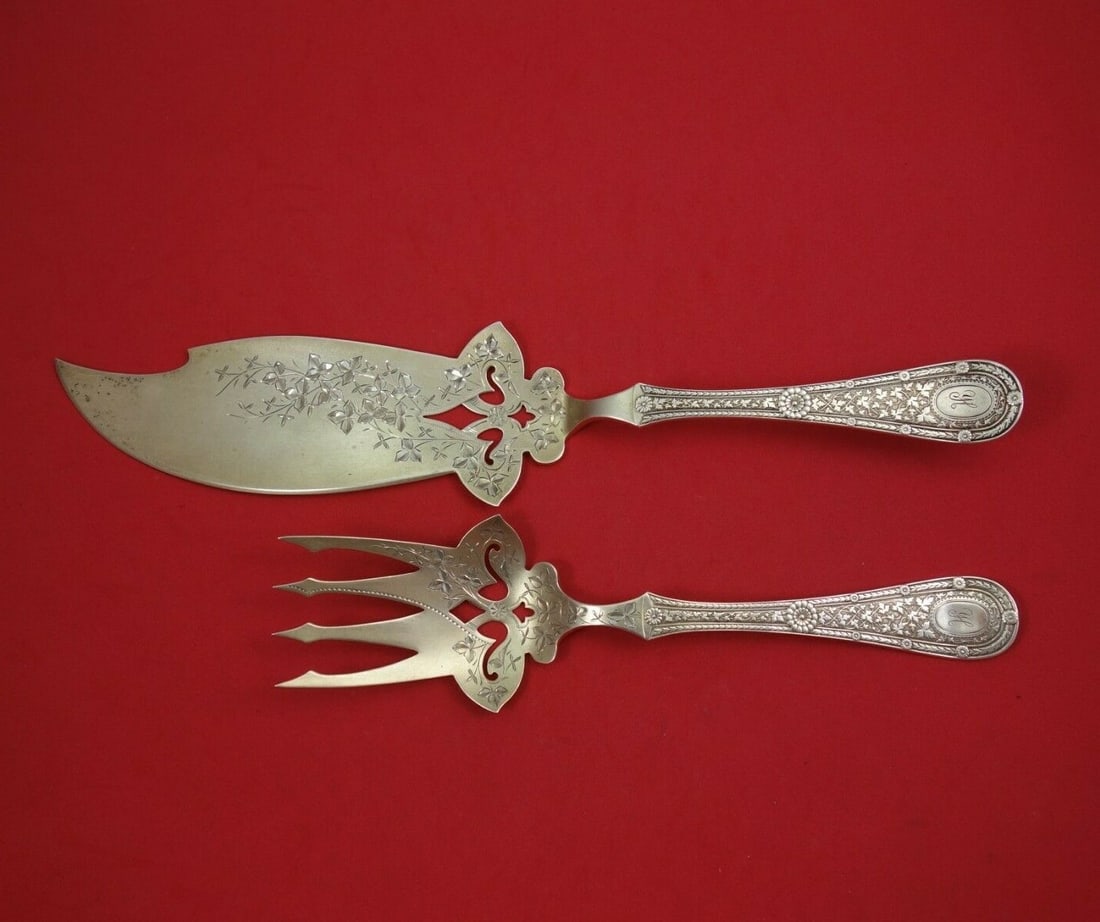 Whiting Laureate Sterling Silver Fish Serving Set 2pc with Leaf Design: Whiting Laureate Sterling Silver Fish Serving Set 2pc with Leaf Design This exquisite 2-piece fish serving set from Whiting features the elegant Laureate pattern, dating back to 1850-1899. Crafted fro