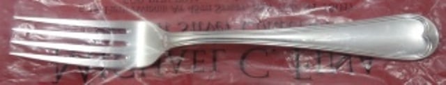 Schiavon Mauriziano Sterling Silver Meat Fork 9.5 Inch New: Schiavon Mauriziano Sterling Silver Meat Fork 9.5 Inch New This exquisite meat fork by Mauriziano, crafted by Schiavon in Italy, showcases a beautifully reimagined classic threaded design, making it a