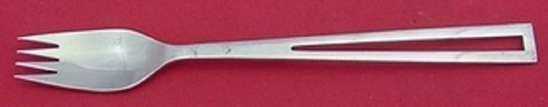 Celsa Avanti Sterling Silver Dinner Fork 7.75 Mid-Century Modern Mexico: Celsa Avanti Sterling Silver Dinner Fork 7.75 Mid-Century Modern Mexico Enhance your dining experience with this exquisite Avanti dinner fork from Celsa. Crafted from high-quality sterling silver, thi