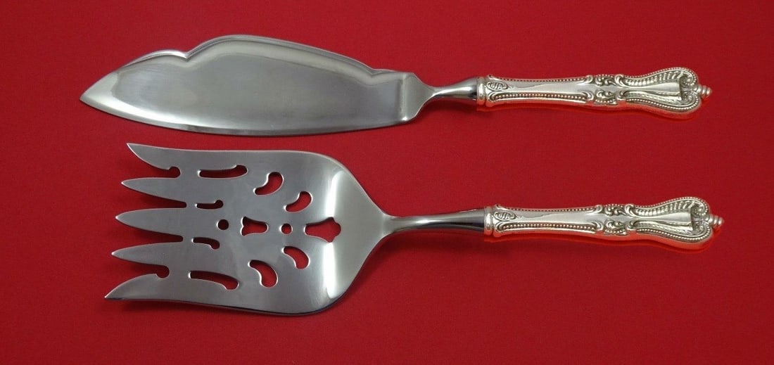 Towle Old Colonial Sterling Silver Fish Serving Set 2 Piece Custom Made: Towle Old Colonial Sterling Silver Fish Serving Set 2 Piece Custom Made Enhance your dining experience with this exquisite Old Colonial Fish Serving Set by Towle, crafted from high-quality sterling si