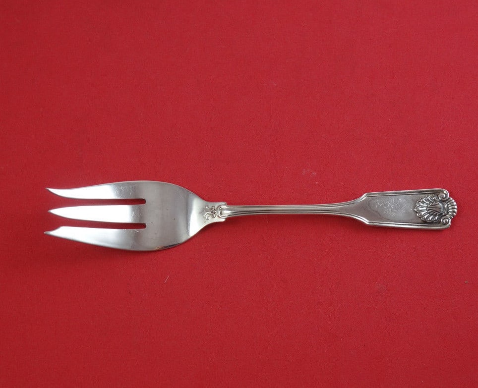 Frank Smith Sterling Silver Fiddle Shell 3-Tine Fish Fork 6 3/4 in: Frank Smith Sterling Silver Fiddle Shell 3-Tine Fish Fork 6 3/4 in Discover a rare Fiddle Shell fish fork crafted by Frank Smith, made from high-quality sterling silver. This elegant 3-tine fork featu