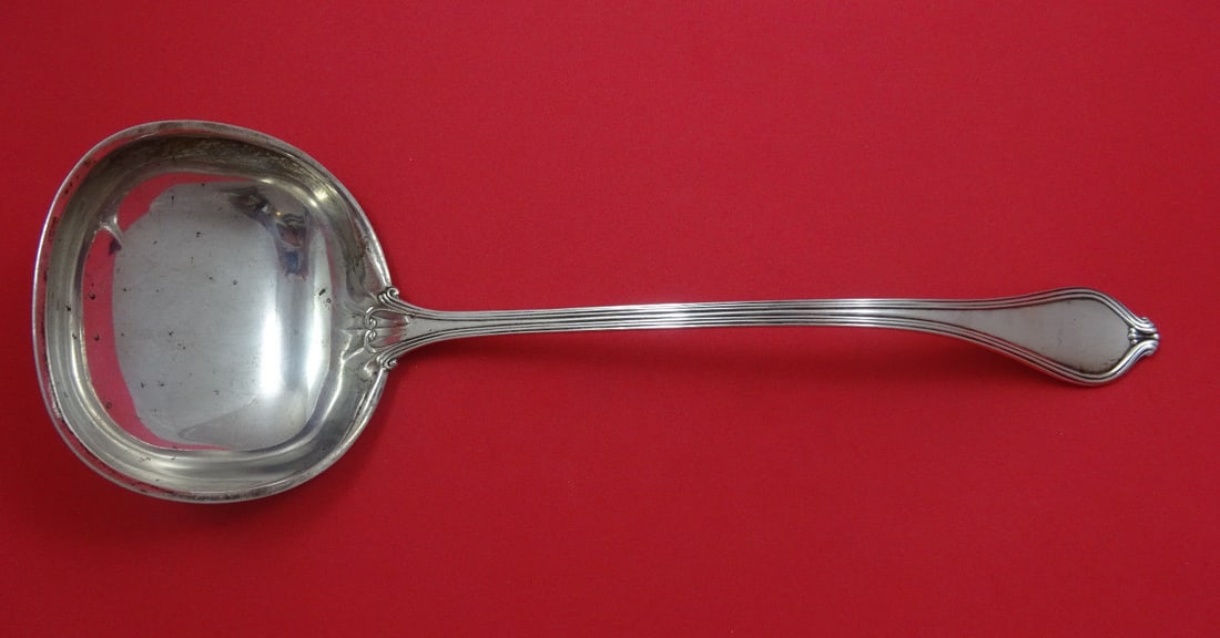 Towle Paul Revere Sterling Silver Soup Ladle 13 Inch Classic Design: Towle Paul Revere Sterling Silver Soup Ladle 13 Inch Classic Design This elegant Paul Revere soup ladle by Towle is crafted from high-quality sterling silver, ensuring both durability and timeless bea