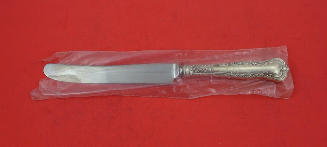 Durgin Cromwell Sterling Silver Dinner Knife 9.5 Rare Factory Sealed: Durgin Cromwell Sterling Silver Dinner Knife 9.5 Rare Factory Sealed Experience the elegance of the Cromwell pattern with this exquisite sterling silver dinner knife by Durgin. Crafted between 1850 an