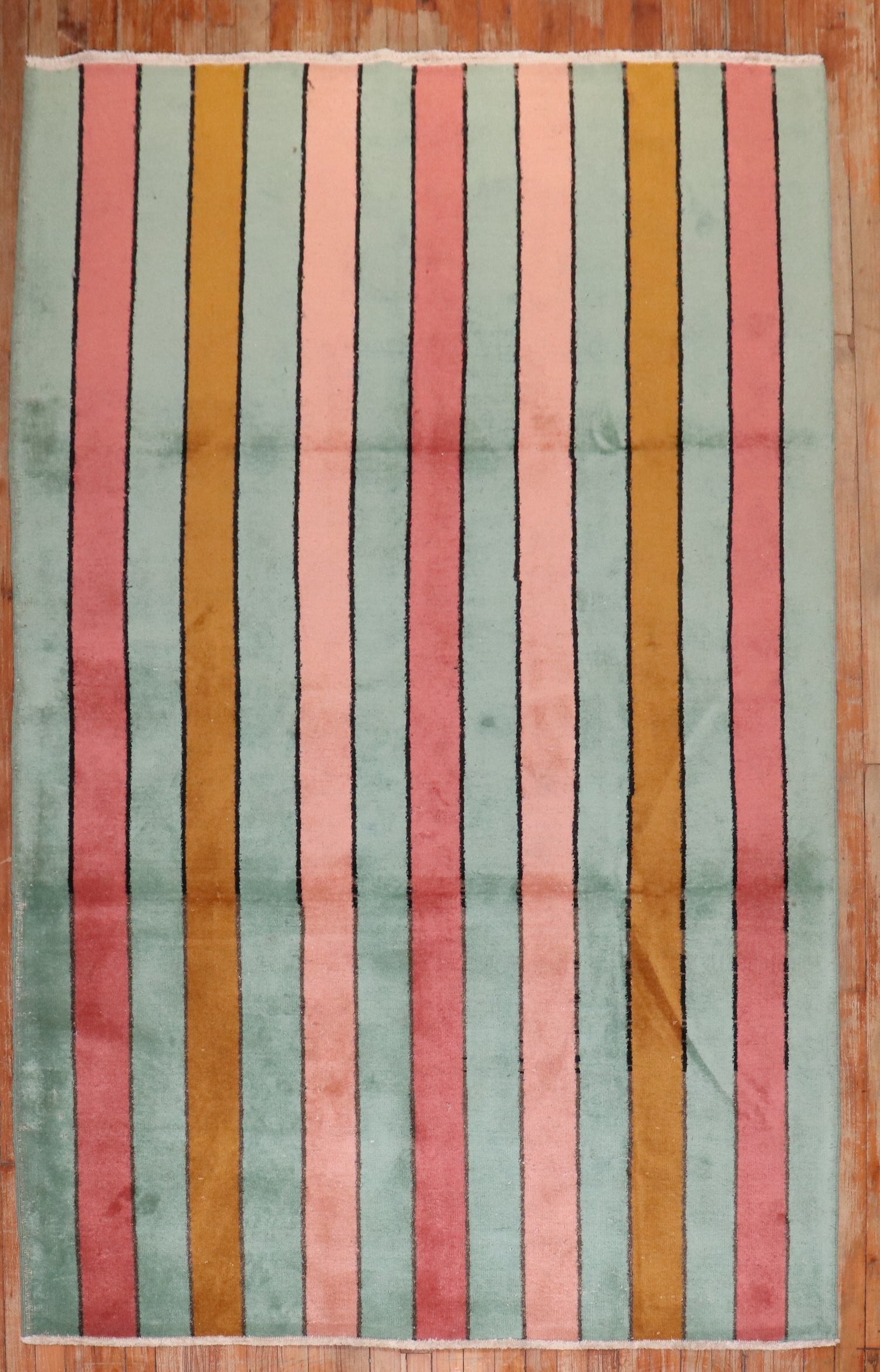 5' 1" x 8' 4" Turkish Deco Rug Mid 20th Century: 5' 1" x 8' 4" Turkish Deco Rug Mid 20th Century Mid 20th century Turkish Deco rug with a distinctive decorative design. This pre-owned piece offers a classic Deco style and is identified as an interme