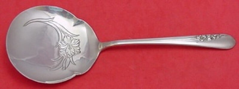 International Sterling Silver Blossom Time Tomato Server 8 Inch: International Sterling Silver Blossom Time Tomato Server 8 Inch This exquisite tomato server features the Blossom Time pattern by International Sterling. Crafted from high-quality sterling silver, thi