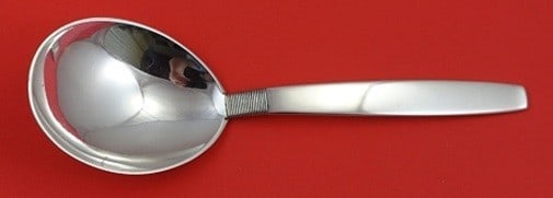 Frantz Hingelberg Silver Thread Sterling Ovoid Serving Spoon 8 3/8: Frantz Hingelberg Silver Thread Sterling Ovoid Serving Spoon 8 3/8 Sterling silver serving spoon in the Silver Thread pattern by Frantz Hingelberg. The spoon has an ovoid form, is monogrammed with var
