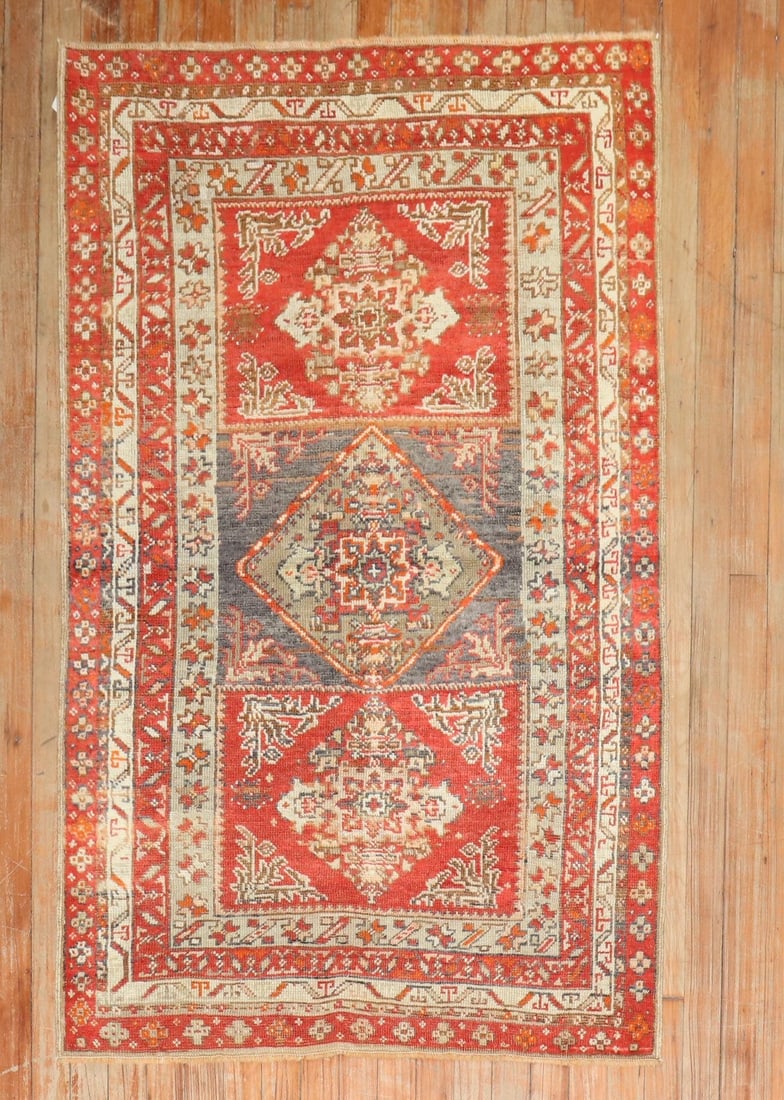 3' x 4' 9" Early 20th Century Turkish Sivas Rug: 3' x 4' 9" Early 20th Century Turkish Sivas Rug Early 20th century Turkish Sivas rug in a small throw size. This pre-owned piece is identified as a Sivas type rug and offers the character and craftsma
