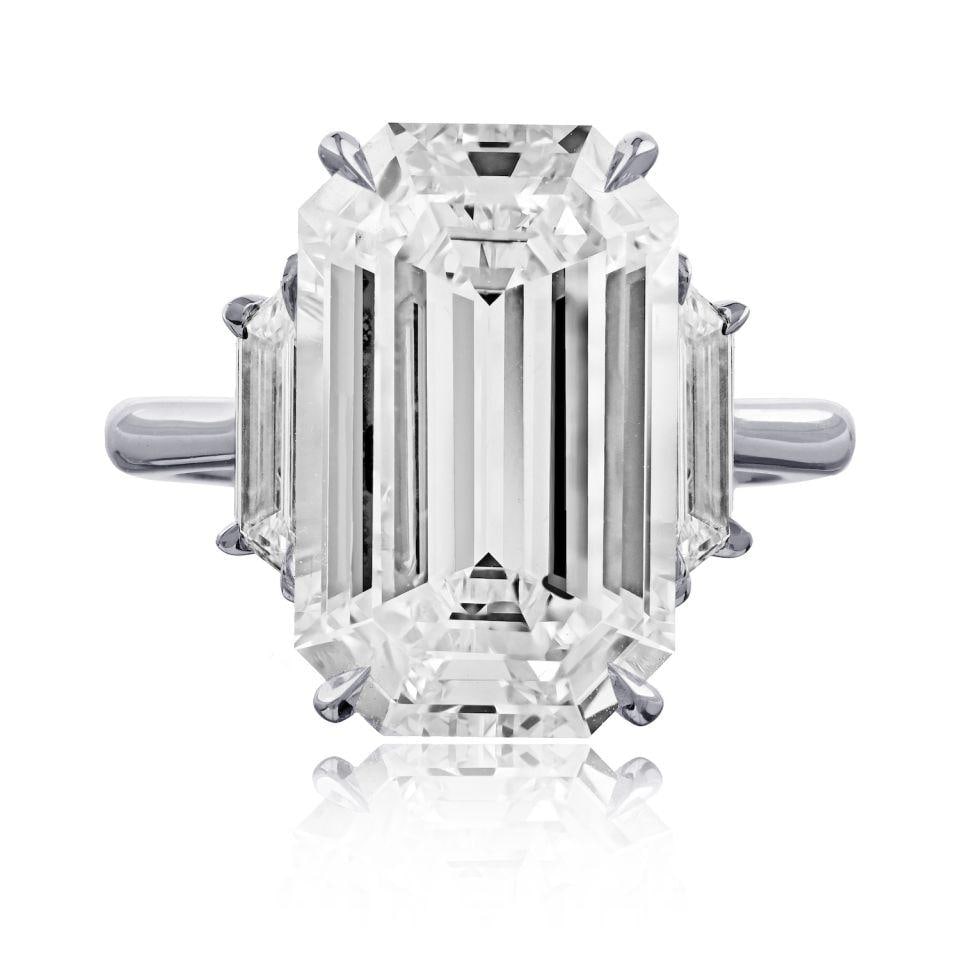 Platinum Ring with 9.19 Ct Emerald Cut Diamond GIA D VS2 Size 6.5: Platinum Ring with 9.19 Ct Emerald Cut Diamond GIA D VS2 Size 6.5 Pre-owned platinum ring set with an emerald cut diamond. The diamond is D/VS2 GIA, and the ring has a substantial overall presence. Sp
