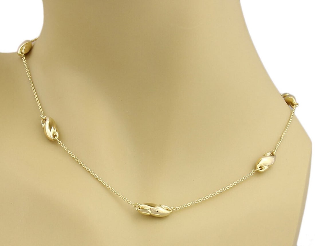 Tiffany Co Elsa Peretti Seahorse Necklace in 18k Yellow Gold: Tiffany Co Elsa Peretti Seahorse Necklace in 18k Yellow Gold Pre-owned necklace from the Elsa Peretti Seahorse collection, crafted in 18k yellow gold with a sculptural seahorse motif and polished fini