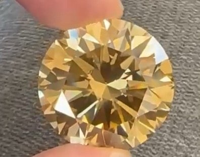 Loose Diamond - ROUND 50.21ct Fancy Brown Yellow VS2: Loose Diamond - ROUND 50.21ct Fancy Brown Yellow VS2 Source: Natural Shape: ROUND Carats: 50.21 Color: Fancy Brown Yellow Certification: GIA PLEASE NOTE: Framed, Large, or heavy items do not have ship